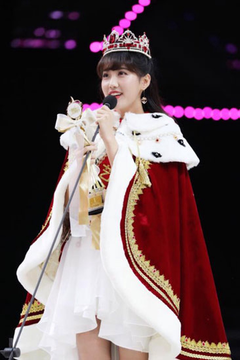 李艺彤